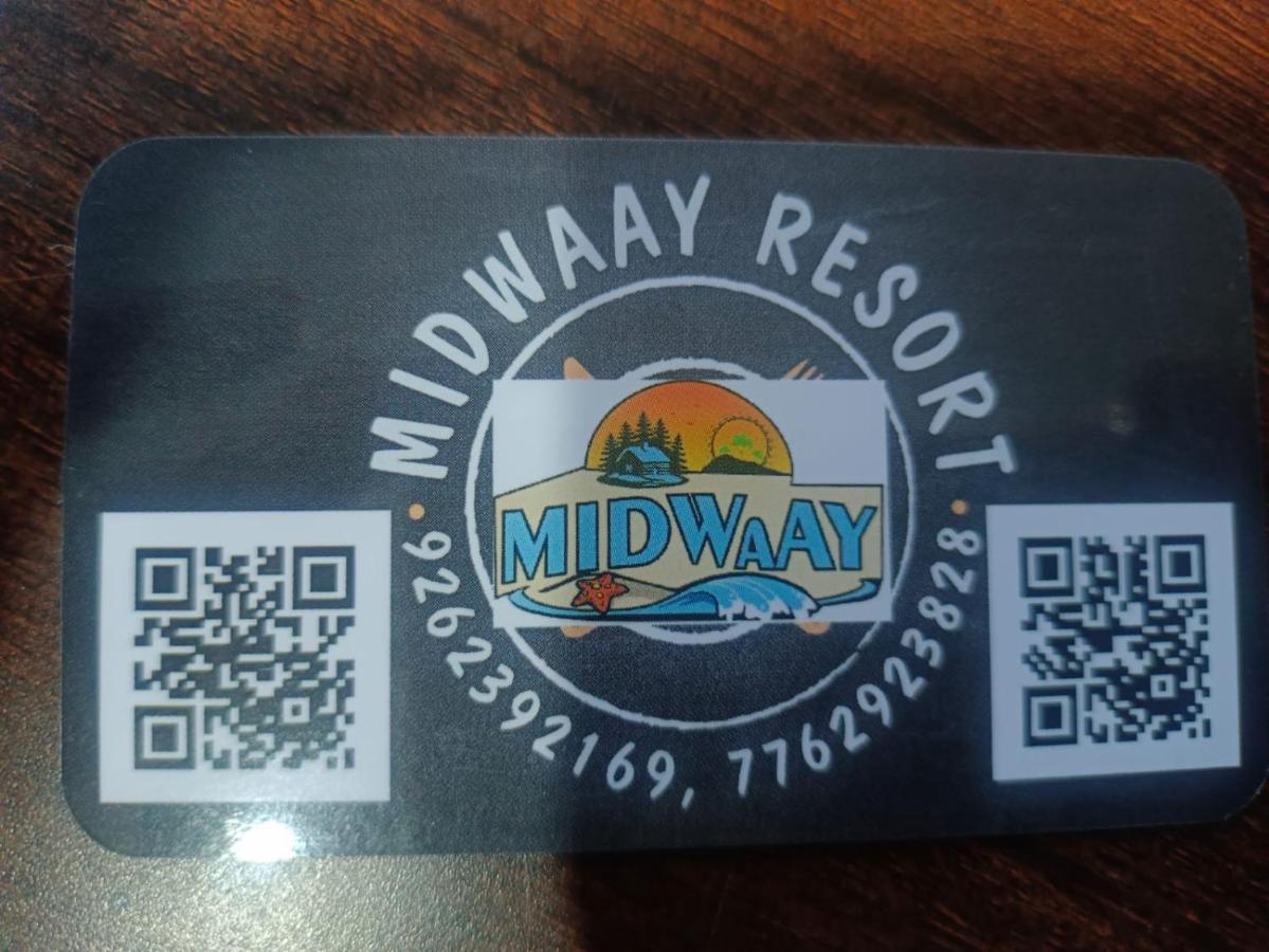Midwaay Resort Patratu Екстериор снимка