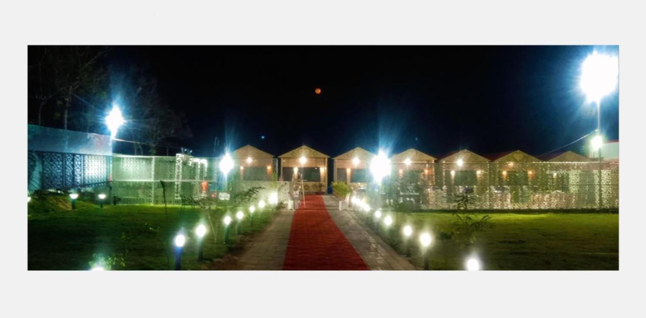 Midwaay Resort Patratu Екстериор снимка